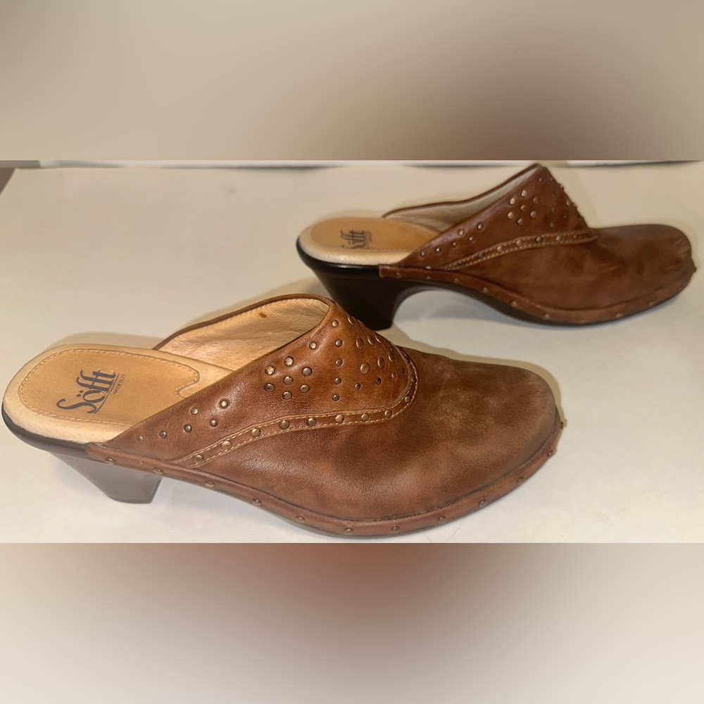 Sofft Langston Studded Carmel Brown Leather Womens Size 8M Clogs Mules 2.5” Heel - Picture 7 of 8